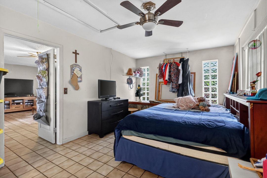 For Sale: $449,900 (3 beds, 2 baths, 1500 Square Feet)