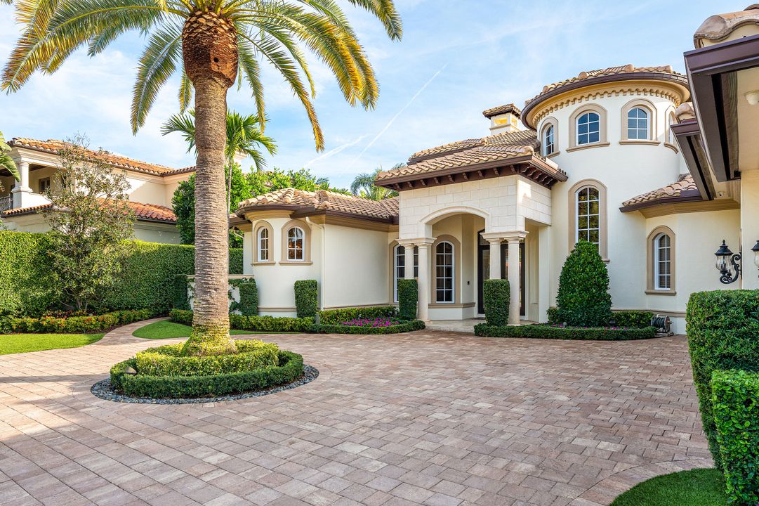 For Sale: $12,500,000 (6 beds, 6 baths, 6014 Square Feet)