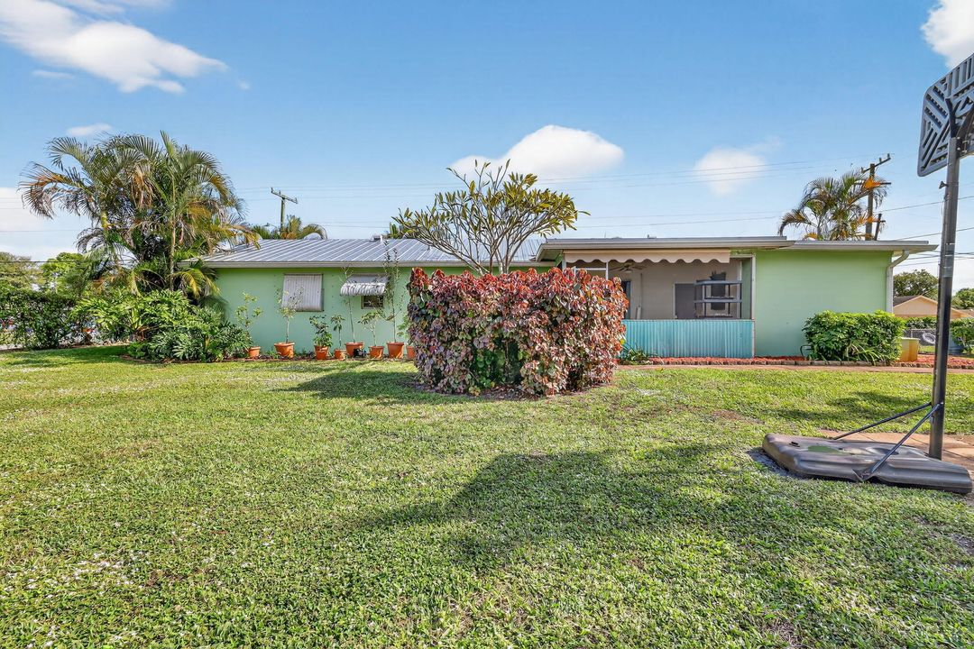 For Sale: $449,900 (3 beds, 2 baths, 1500 Square Feet)