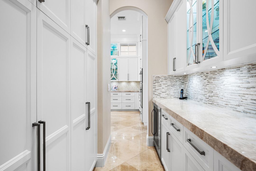 For Sale: $12,500,000 (6 beds, 6 baths, 6014 Square Feet)