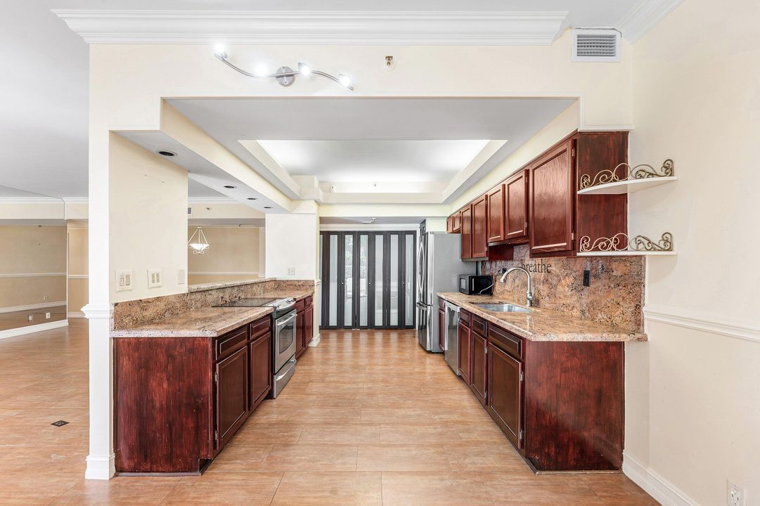 For Sale: $675,000 (2 beds, 2 baths, 1950 Square Feet)