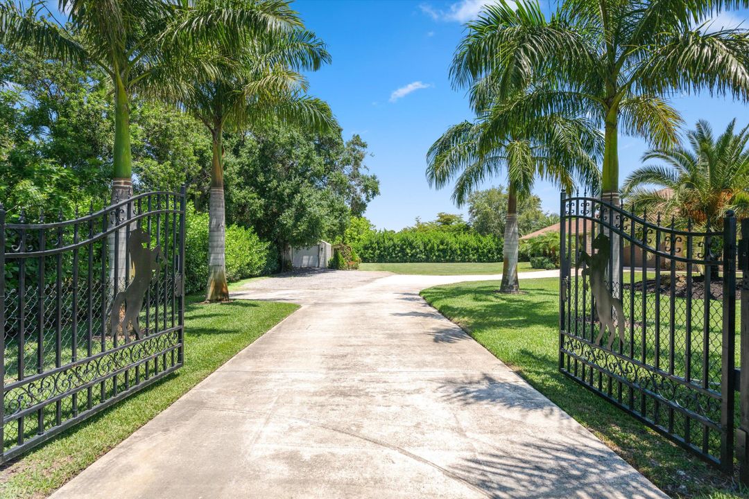 待售: $875,000 (4 贝兹, 3 浴室, 2215 平方英尺)