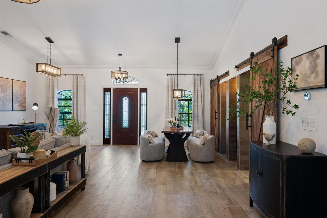 待售: $875,000 (4 贝兹, 3 浴室, 2215 平方英尺)