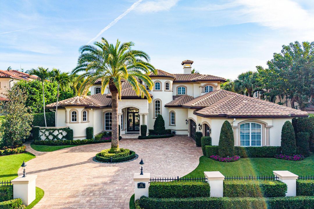 For Sale: $12,500,000 (6 beds, 6 baths, 6014 Square Feet)