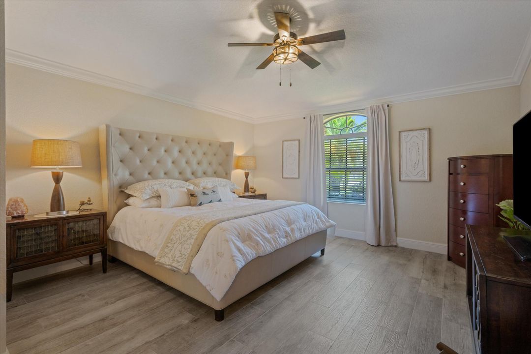 待售: $875,000 (4 贝兹, 3 浴室, 2215 平方英尺)