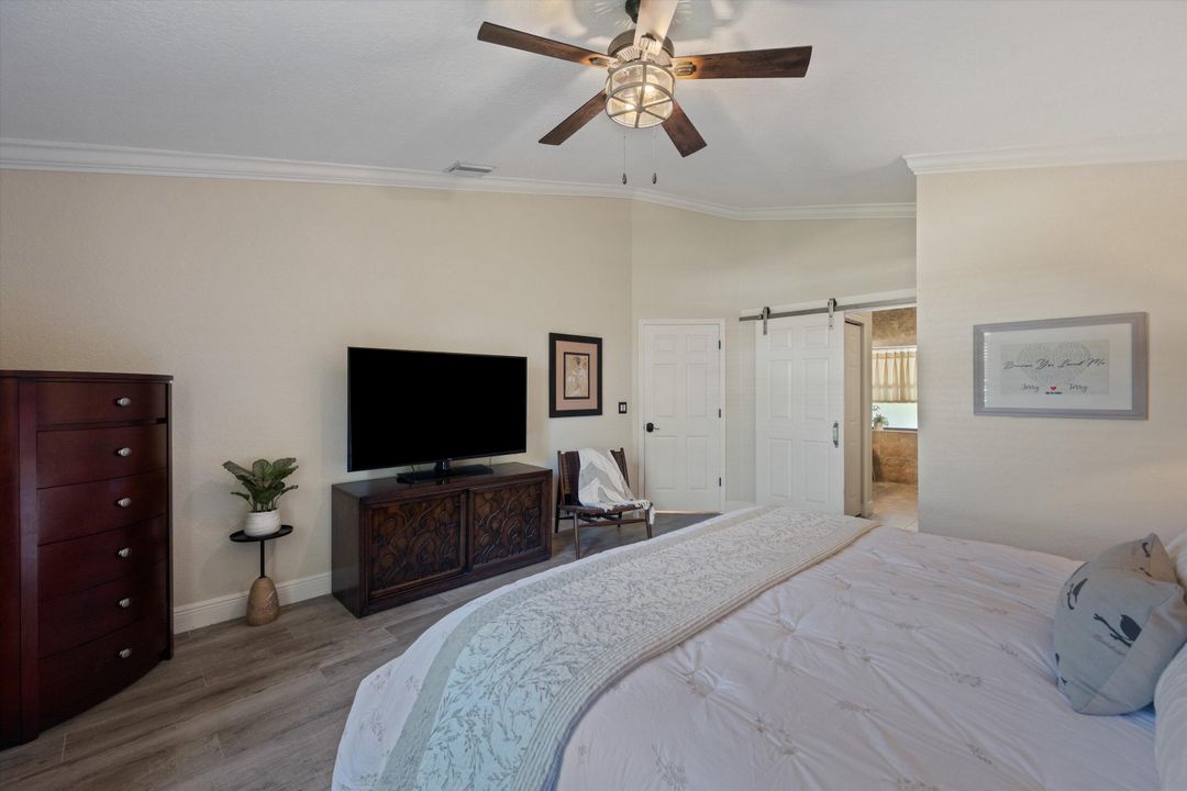 待售: $875,000 (4 贝兹, 3 浴室, 2215 平方英尺)