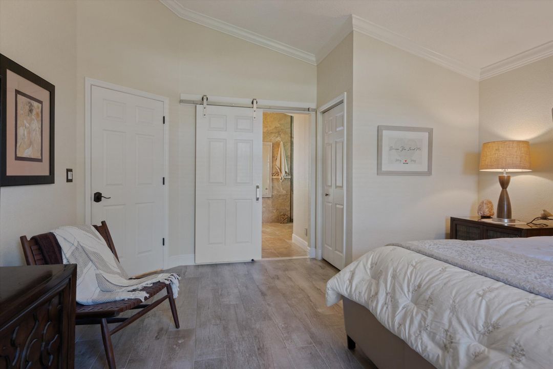 待售: $875,000 (4 贝兹, 3 浴室, 2215 平方英尺)