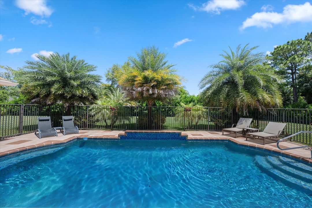 待售: $875,000 (4 贝兹, 3 浴室, 2215 平方英尺)