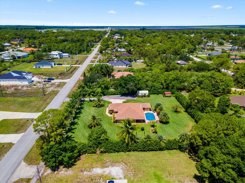 待售: $875,000 (4 贝兹, 3 浴室, 2215 平方英尺)