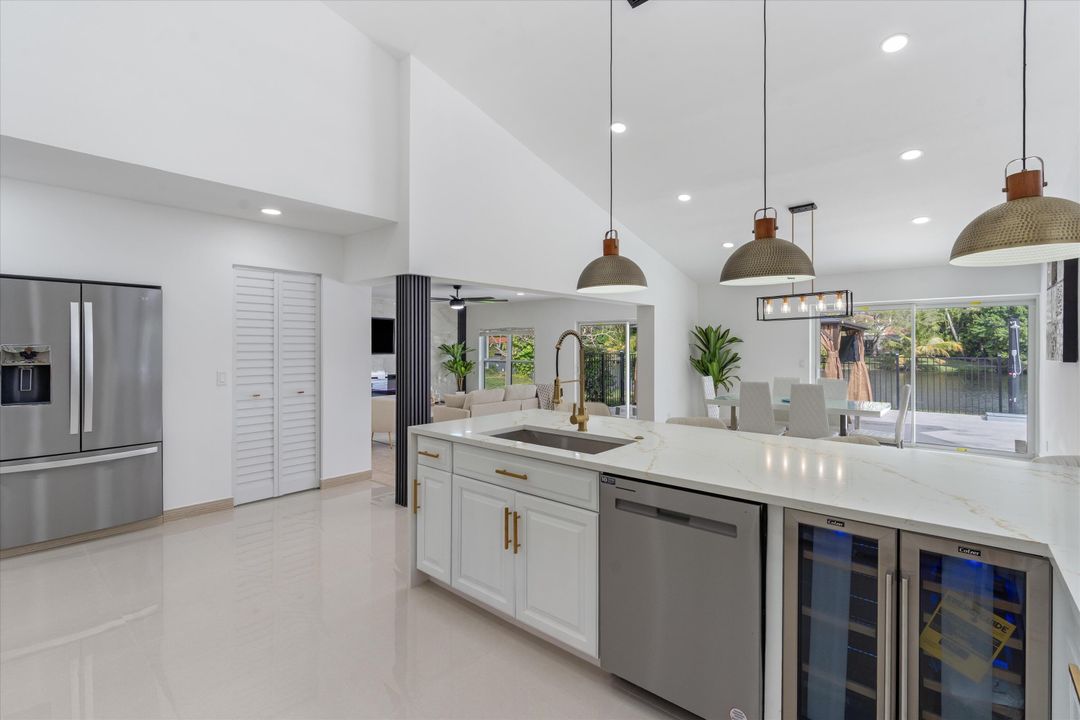 На продажу: $1,199,000 (5 спален, 2 ванн, 2902 Квадратных фут)