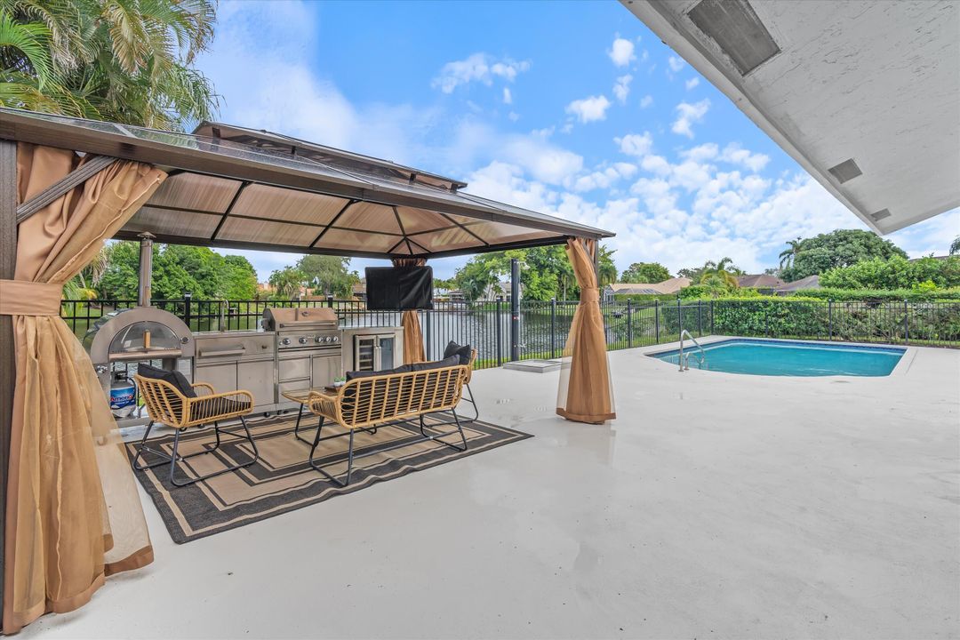 На продажу: $1,199,000 (5 спален, 2 ванн, 2902 Квадратных фут)