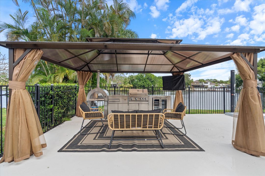 На продажу: $1,199,000 (5 спален, 2 ванн, 2902 Квадратных фут)