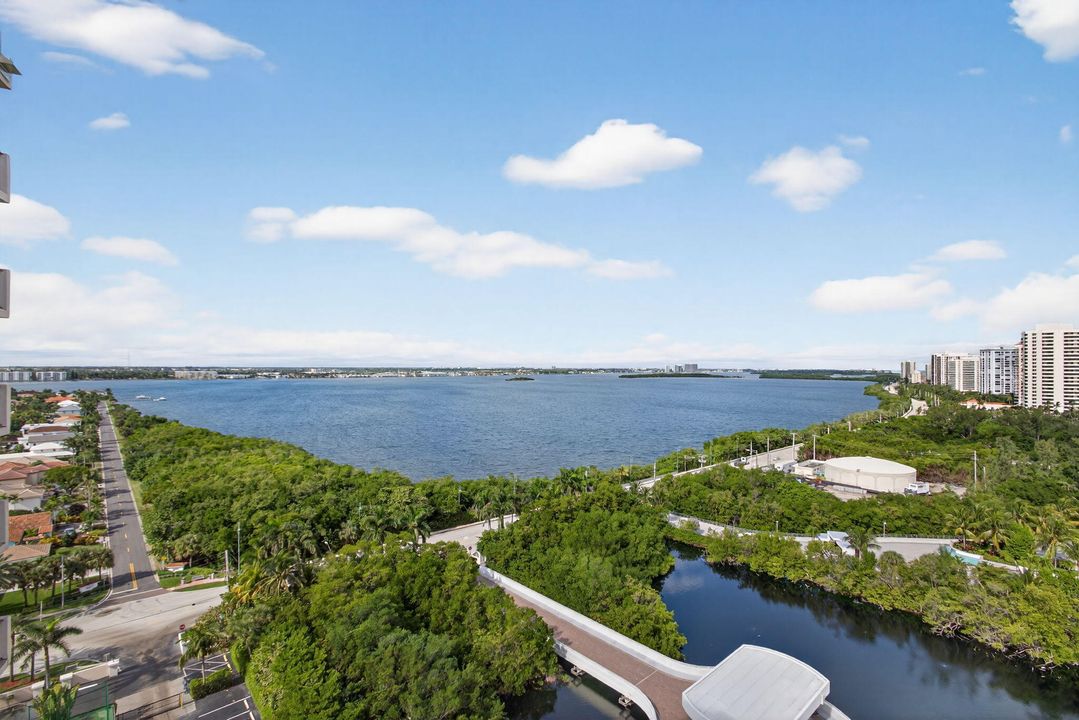 На продажу: $579,000 (2 спален, 2 ванн, 1210 Квадратных фут)