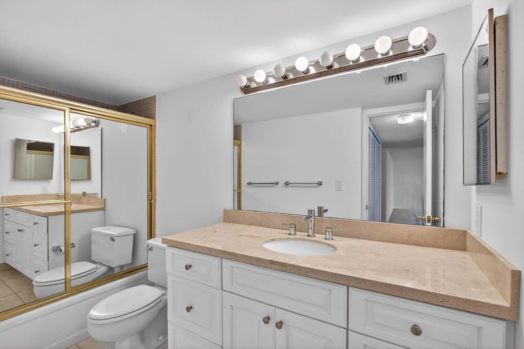 На продажу: $579,000 (2 спален, 2 ванн, 1210 Квадратных фут)