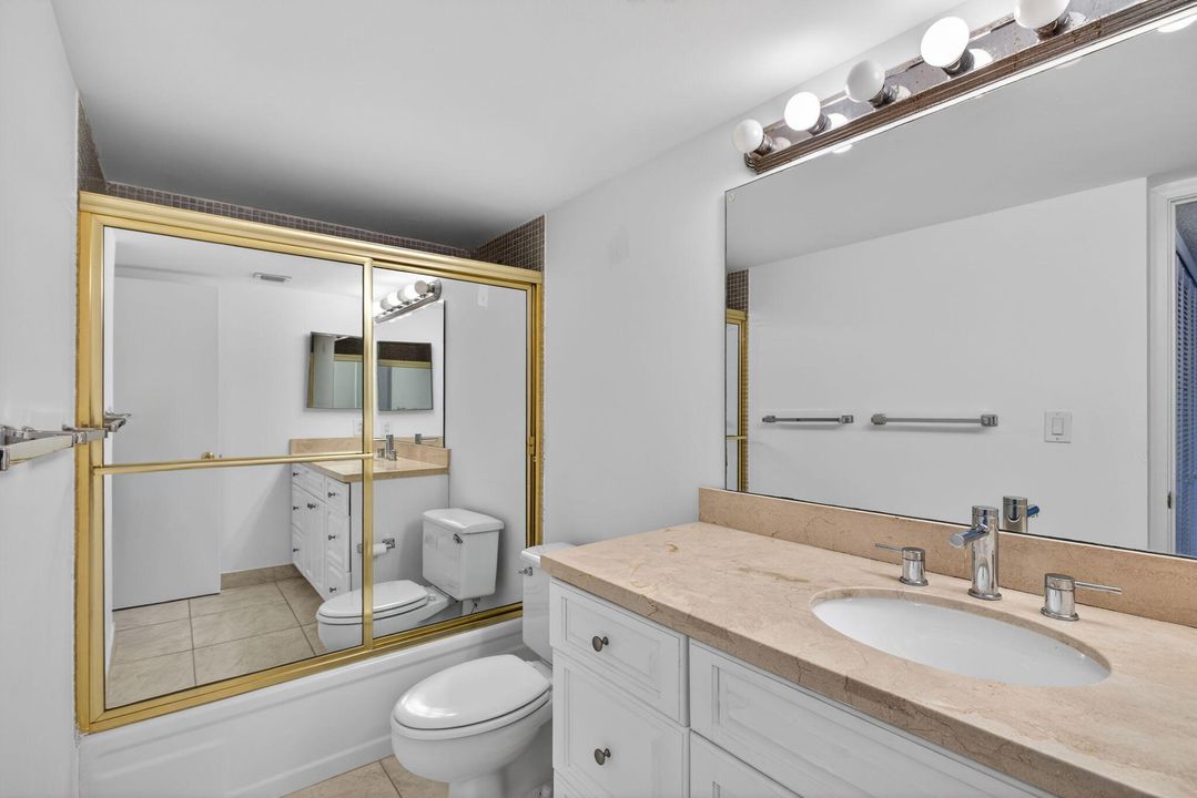 На продажу: $579,000 (2 спален, 2 ванн, 1210 Квадратных фут)