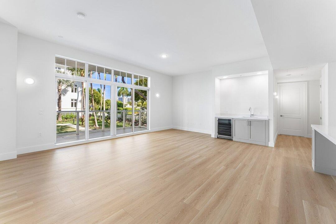 На продажу: $1,250,000 (2 спален, 2 ванн, 1823 Квадратных фут)