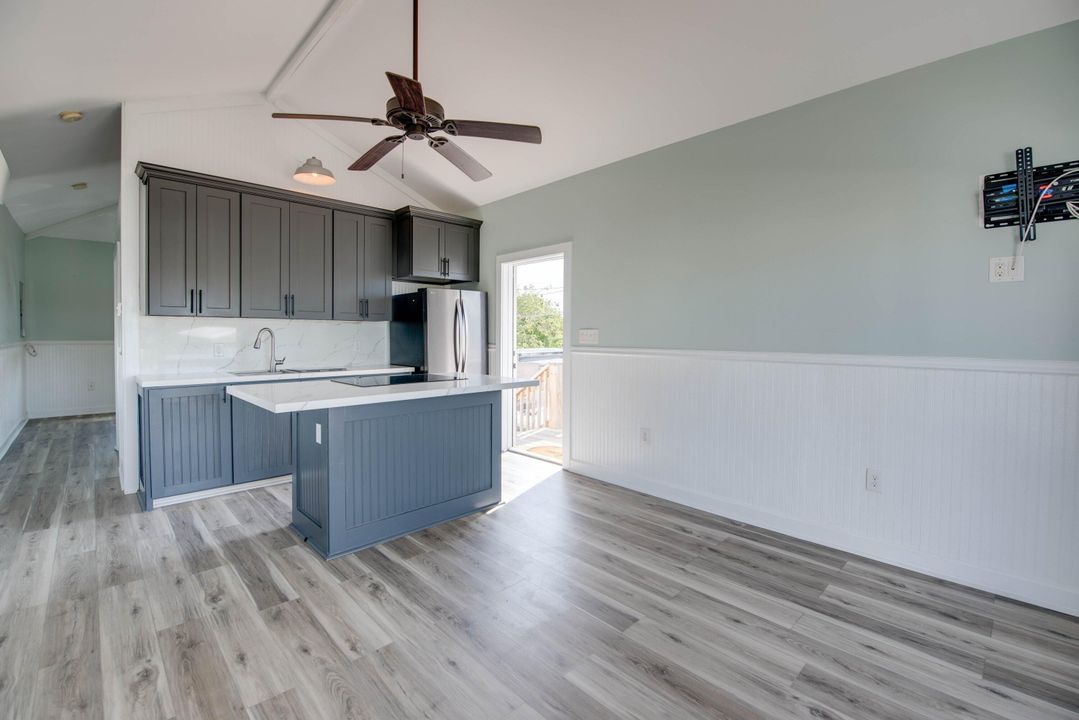 For Sale: $625,000 (1 beds, 1 baths, 525 Square Feet)