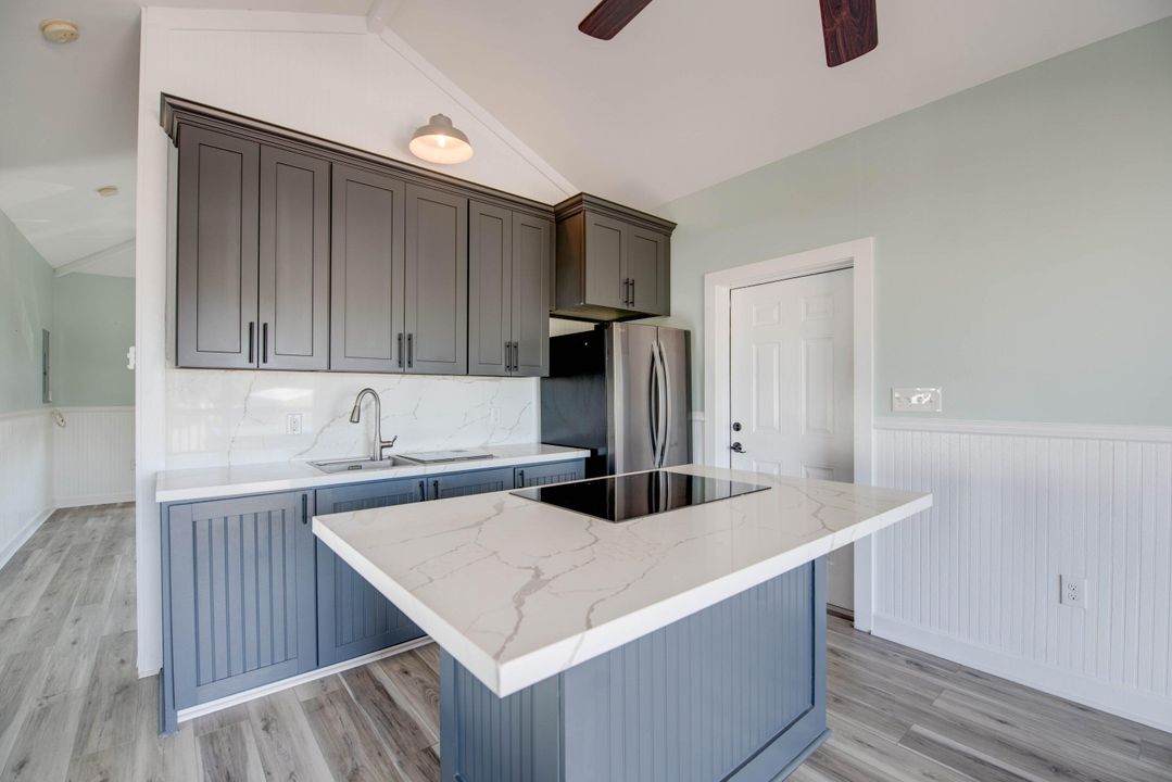 For Sale: $625,000 (1 beds, 1 baths, 525 Square Feet)