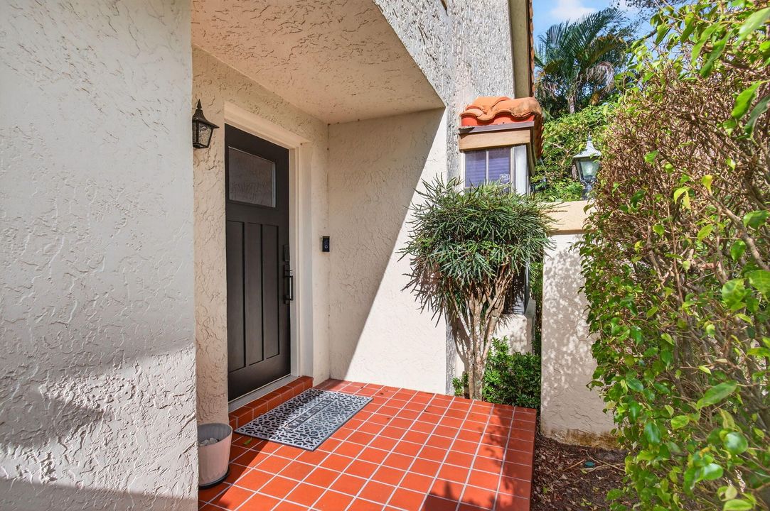 For Sale: $559,900 (3 beds, 2 baths, 1823 Square Feet)