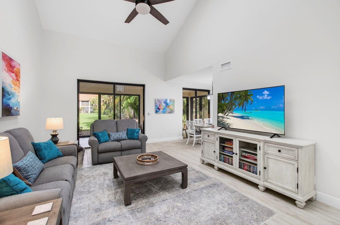 For Sale: $559,900 (3 beds, 2 baths, 1823 Square Feet)