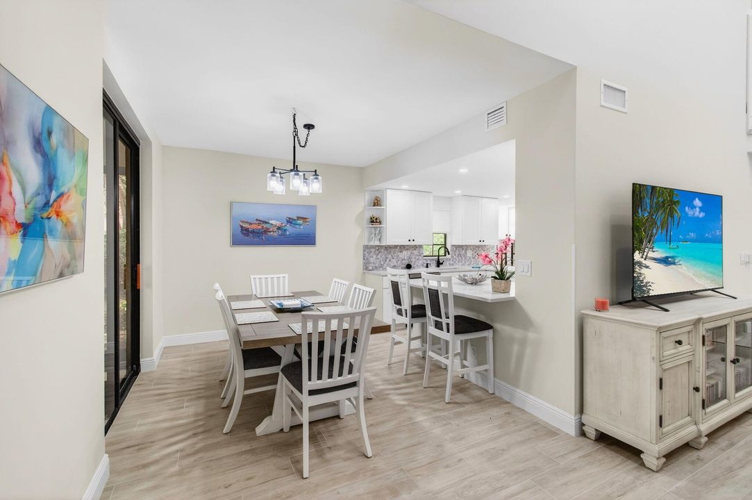 For Sale: $559,900 (3 beds, 2 baths, 1823 Square Feet)