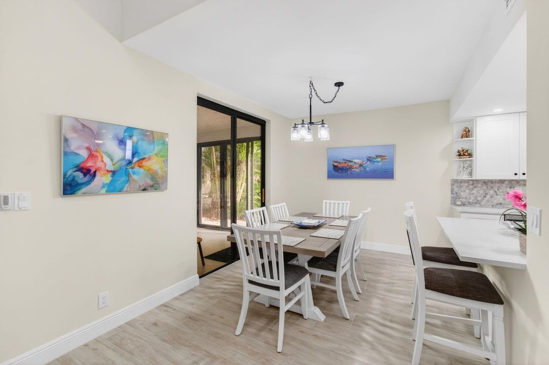 For Sale: $559,900 (3 beds, 2 baths, 1823 Square Feet)