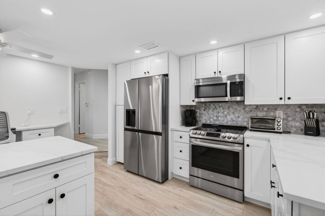 For Sale: $559,900 (3 beds, 2 baths, 1823 Square Feet)