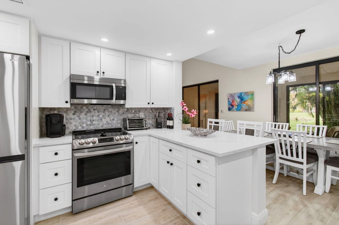 For Sale: $559,900 (3 beds, 2 baths, 1823 Square Feet)