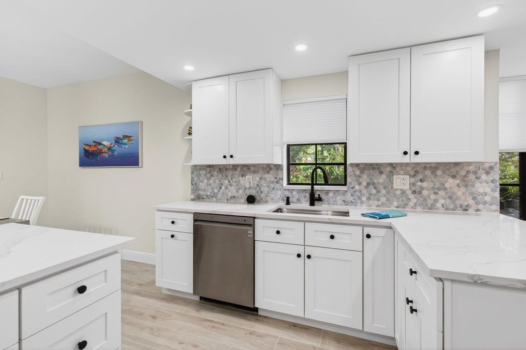 For Sale: $559,900 (3 beds, 2 baths, 1823 Square Feet)