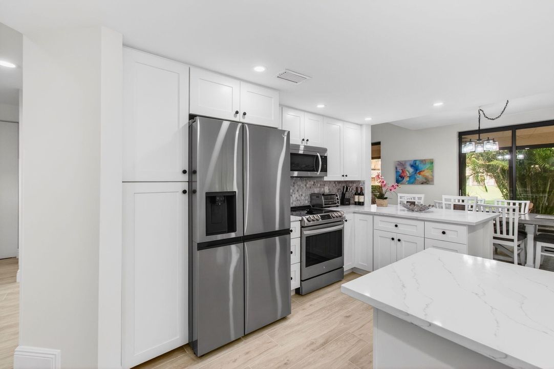 For Sale: $559,900 (3 beds, 2 baths, 1823 Square Feet)