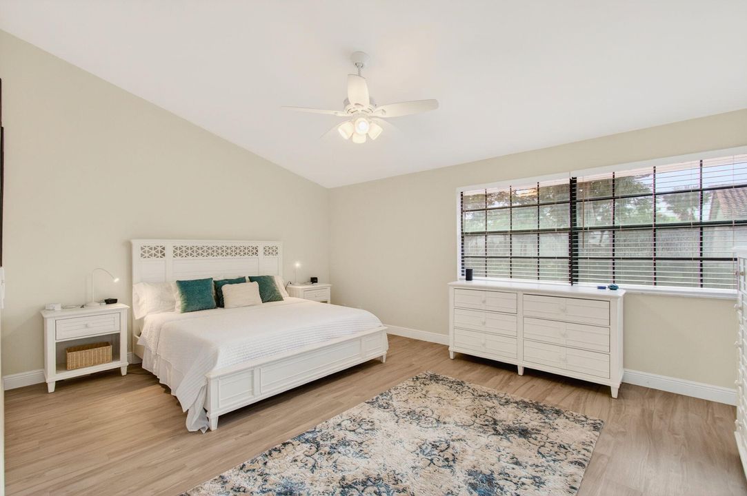 For Sale: $559,900 (3 beds, 2 baths, 1823 Square Feet)