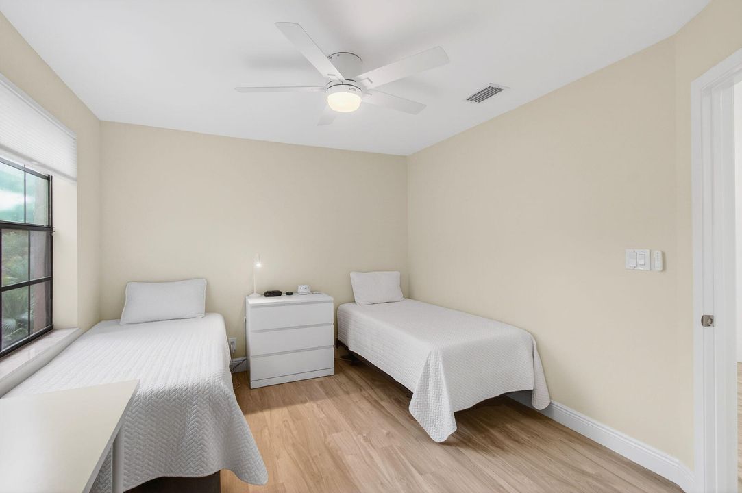 For Sale: $559,900 (3 beds, 2 baths, 1823 Square Feet)