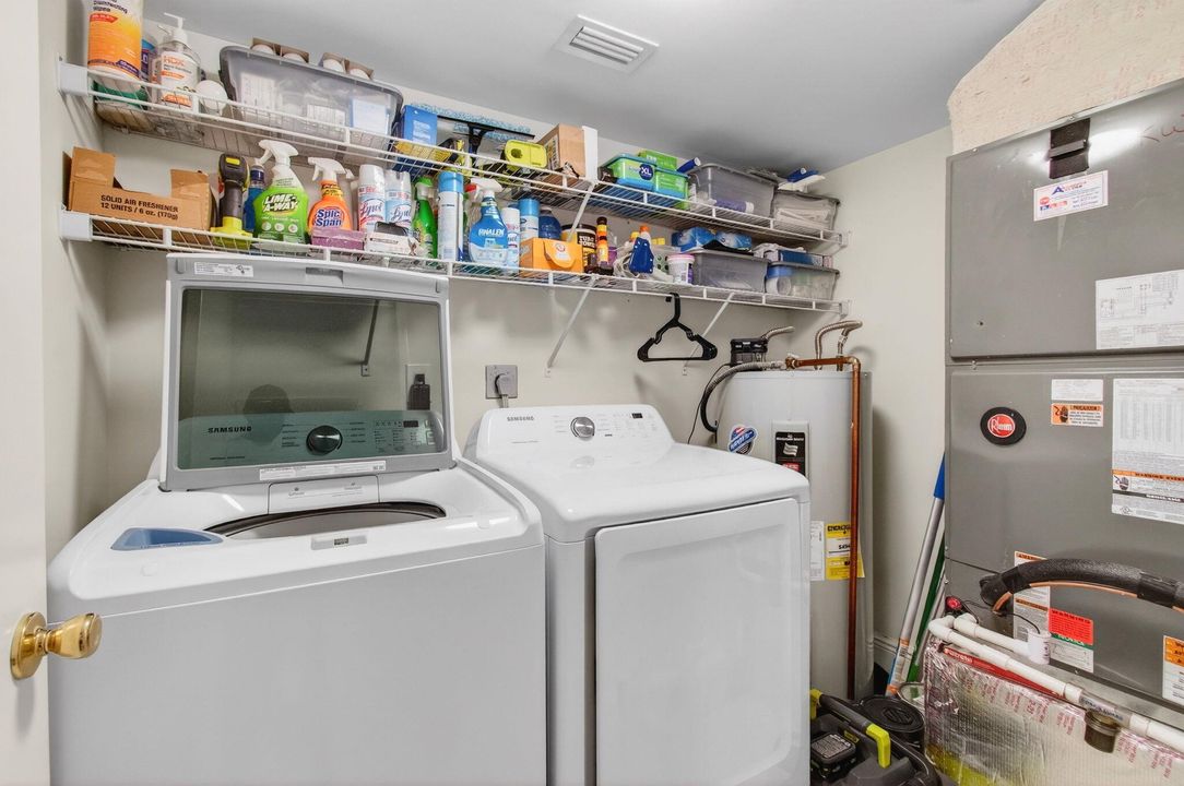 For Sale: $559,900 (3 beds, 2 baths, 1823 Square Feet)