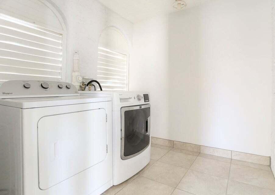 В аренду: $2,800 (4 спален, 3 ванн, 1416 Квадратных фут)