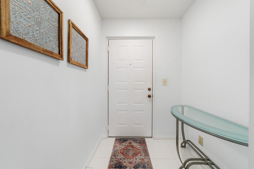 На продажу: $170,000 (2 спален, 2 ванн, 1040 Квадратных фут)