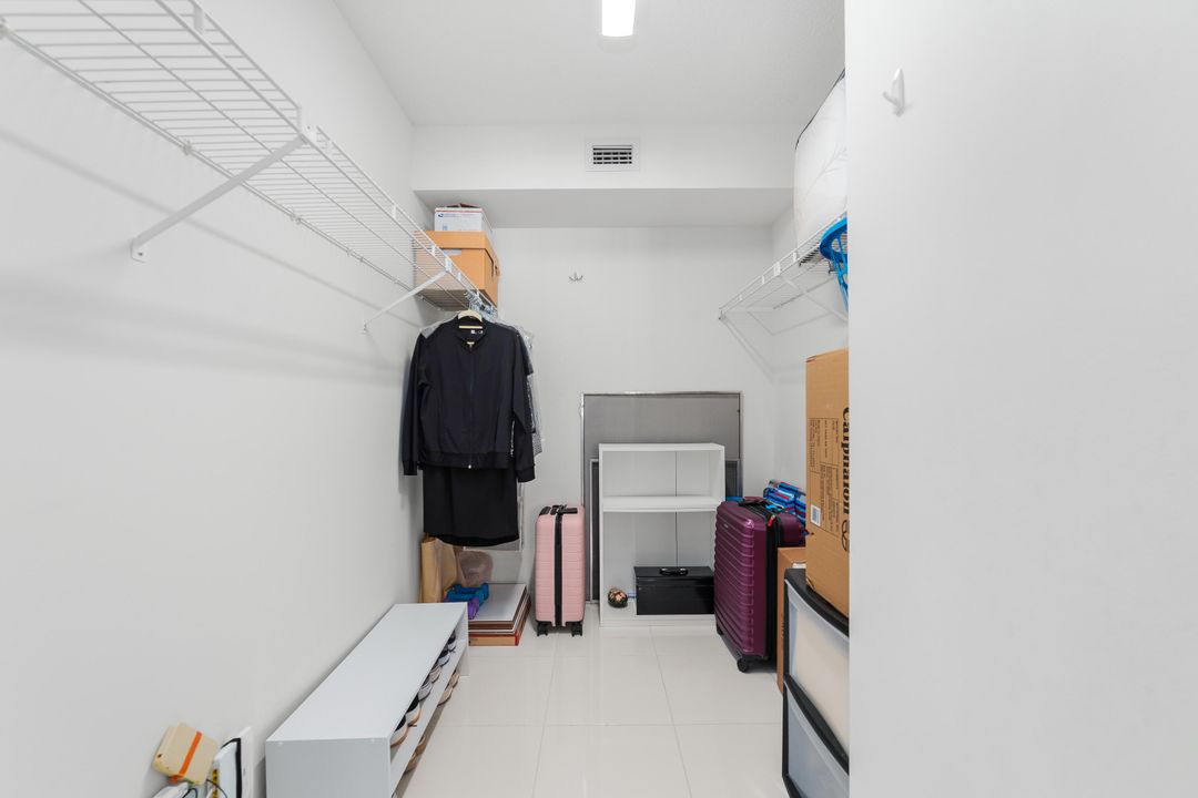 На продажу: $170,000 (2 спален, 2 ванн, 1040 Квадратных фут)