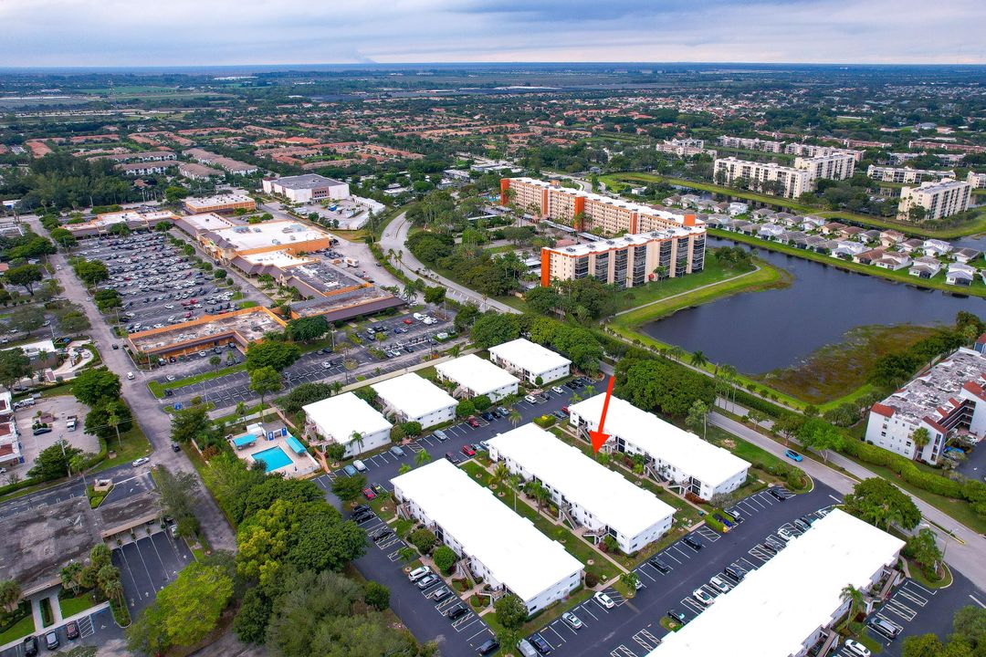 На продажу: $170,000 (2 спален, 2 ванн, 1040 Квадратных фут)