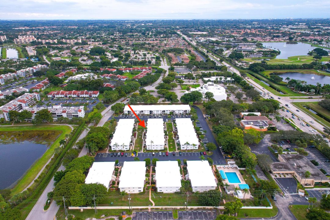 На продажу: $170,000 (2 спален, 2 ванн, 1040 Квадратных фут)