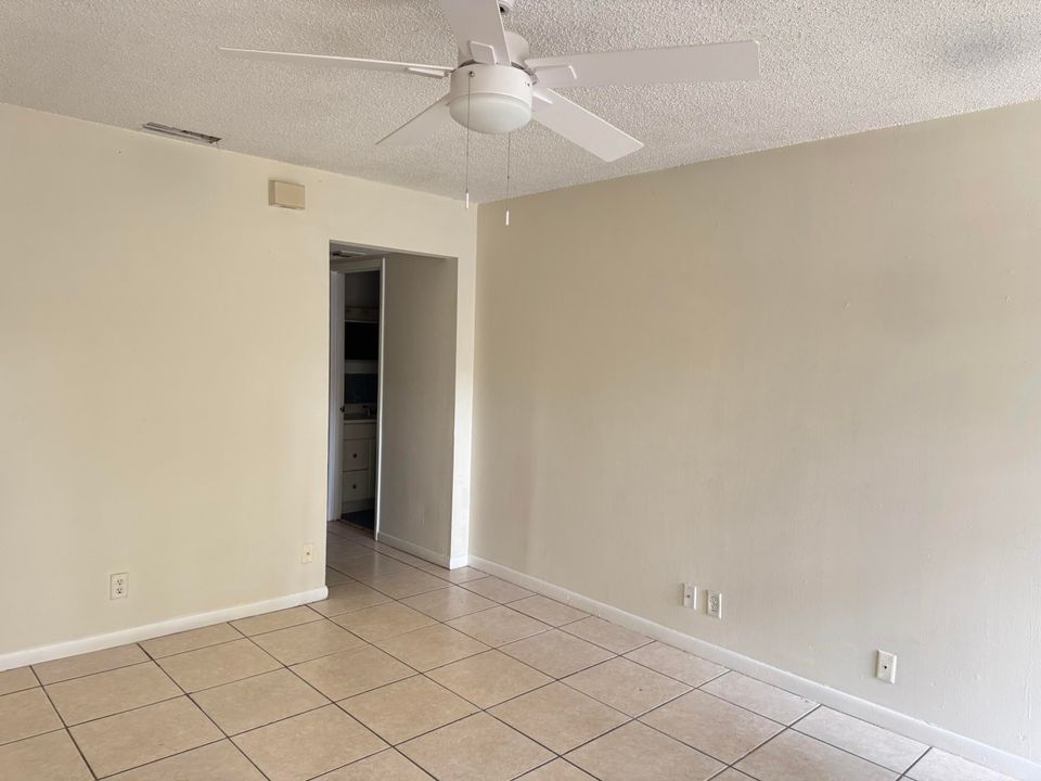 出租: $2,495 (3 贝兹, 2 浴室, 1186 平方英尺)