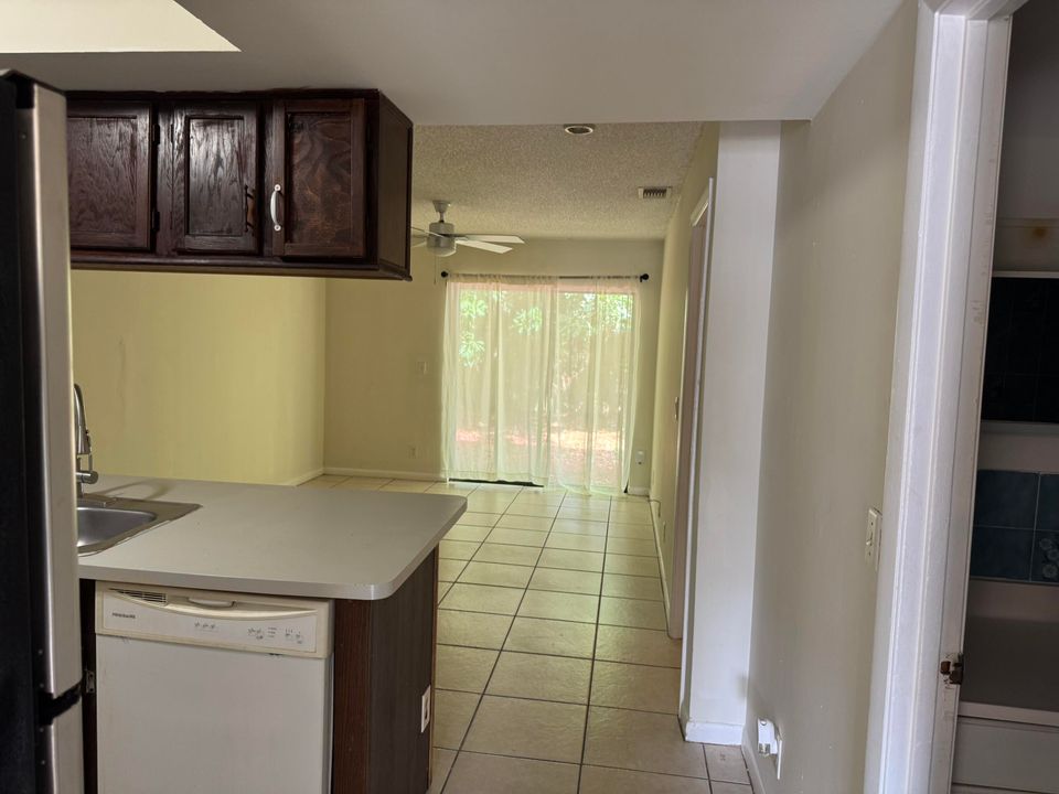 出租: $2,495 (3 贝兹, 2 浴室, 1186 平方英尺)