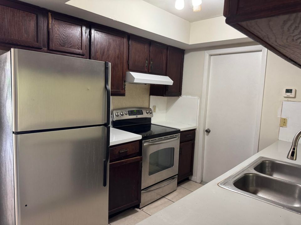 出租: $2,495 (3 贝兹, 2 浴室, 1186 平方英尺)