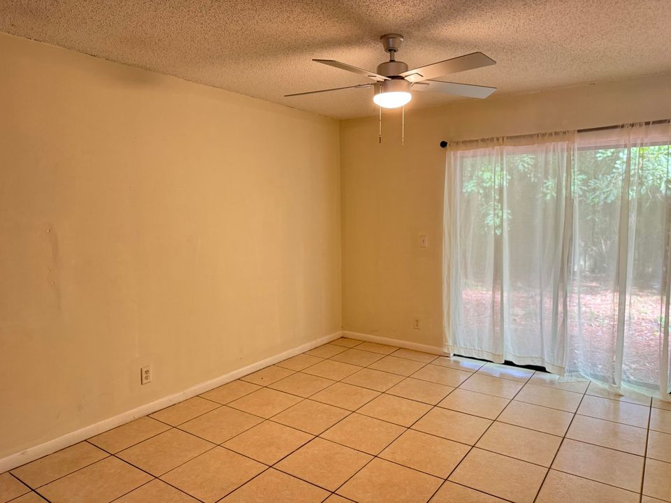 出租: $2,495 (3 贝兹, 2 浴室, 1186 平方英尺)