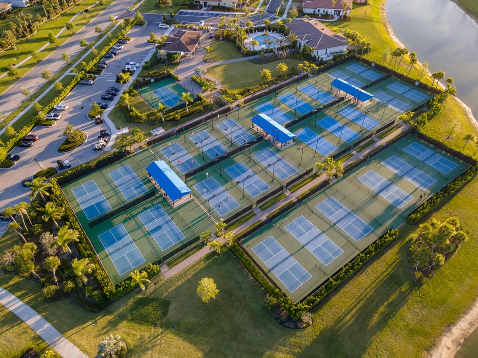 В аренду: $3,300 (2 спален, 2 ванн, 1646 Квадратных фут)