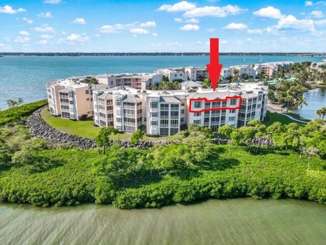 For Sale: $995,000 (3 beds, 3 baths, 2106 Square Feet)