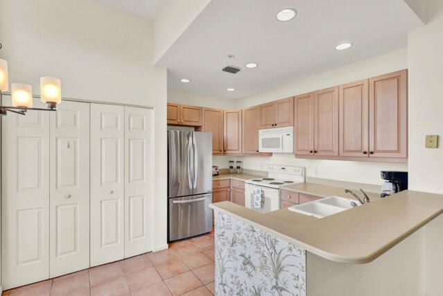 For Sale: $995,000 (3 beds, 3 baths, 2106 Square Feet)