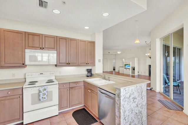 For Sale: $995,000 (3 beds, 3 baths, 2106 Square Feet)