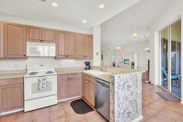 For Sale: $995,000 (3 beds, 3 baths, 2106 Square Feet)