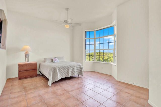 For Sale: $995,000 (3 beds, 3 baths, 2106 Square Feet)