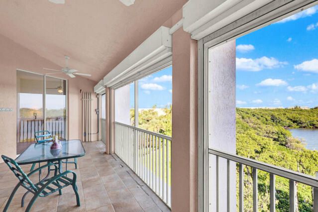 For Sale: $995,000 (3 beds, 3 baths, 2106 Square Feet)