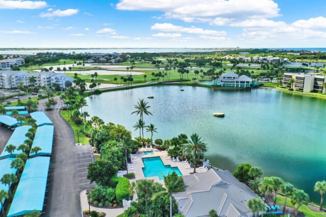 For Sale: $995,000 (3 beds, 3 baths, 2106 Square Feet)